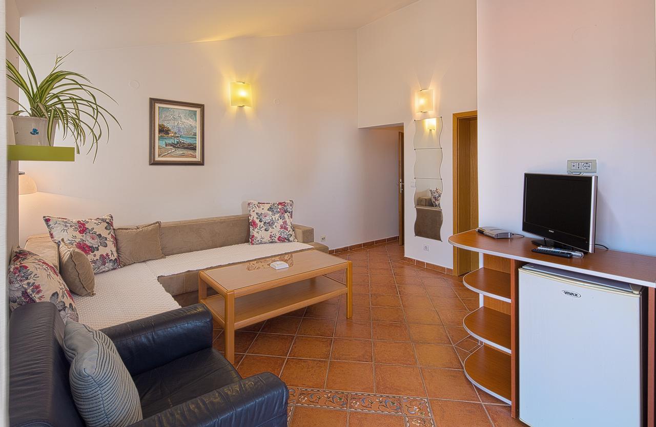 Bečići Apartment Ivanovic Family מראה חיצוני תמונה