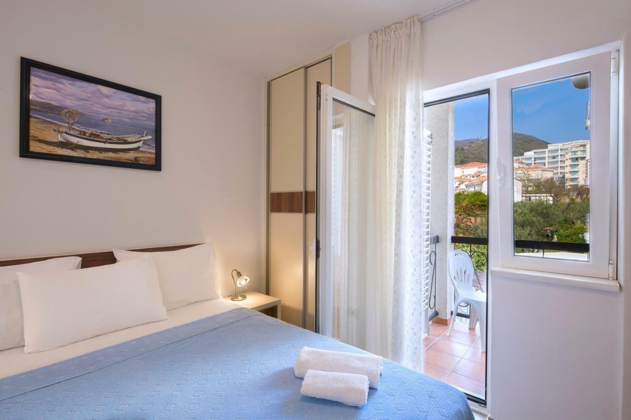 Bečići Apartment Ivanovic Family מראה חיצוני תמונה