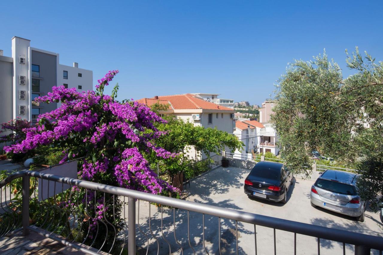 Bečići Apartment Ivanovic Family מראה חיצוני תמונה